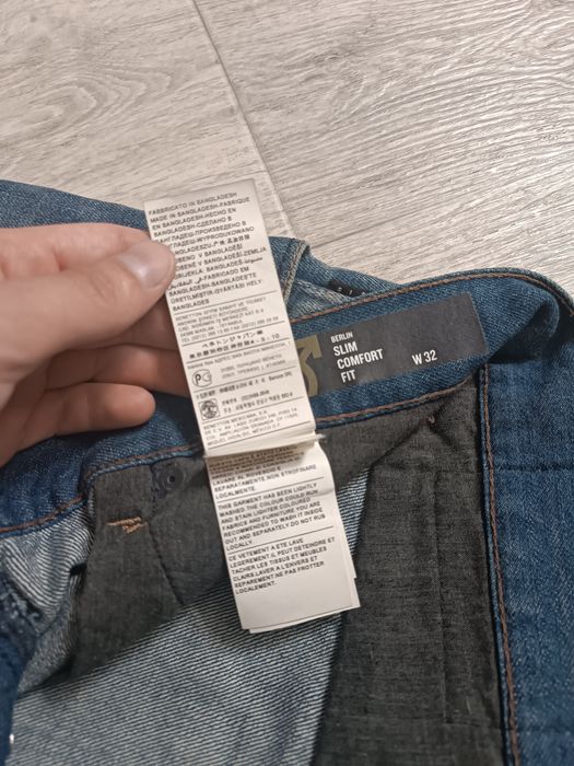 Продам новые джинсовые шорты sisley