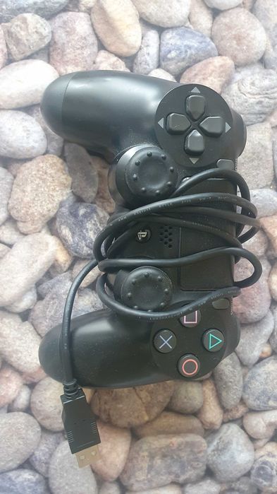 Konsola PS4 używana