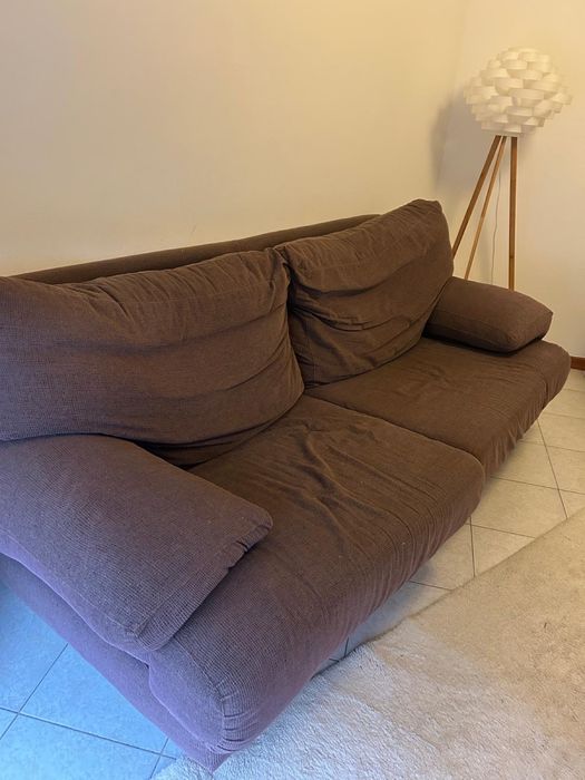 Sofá 3 lugares castanho