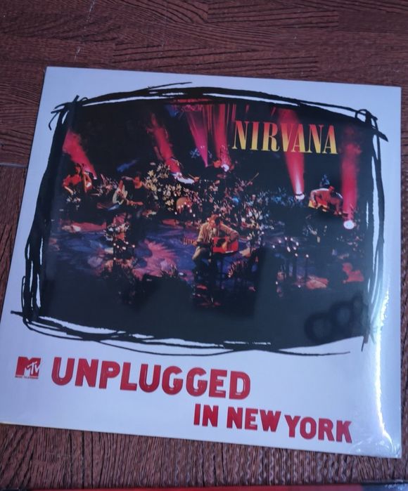 Nirvana 
Umplugged 
Pearl Jam 
Ten 
Selados
45€