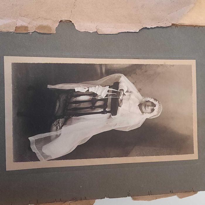 Fotografia antiga do século XIX.Primeira comunhão