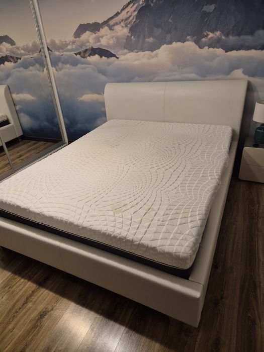 Podwójne łóżko z materacem 160x200