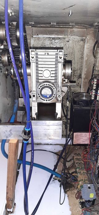 Automat pakujący pionowy