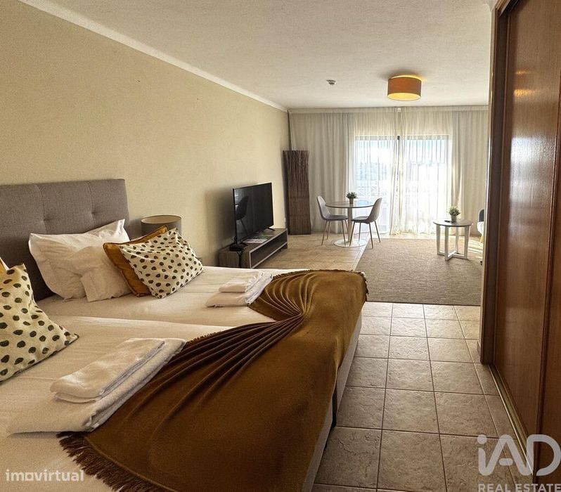Apartamento em Estômbar e Parchal de 59,00 m2