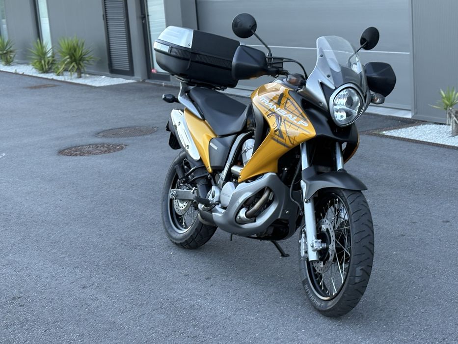 Honda Transalp 700 ( só 26100 km )  Versão exclusiva