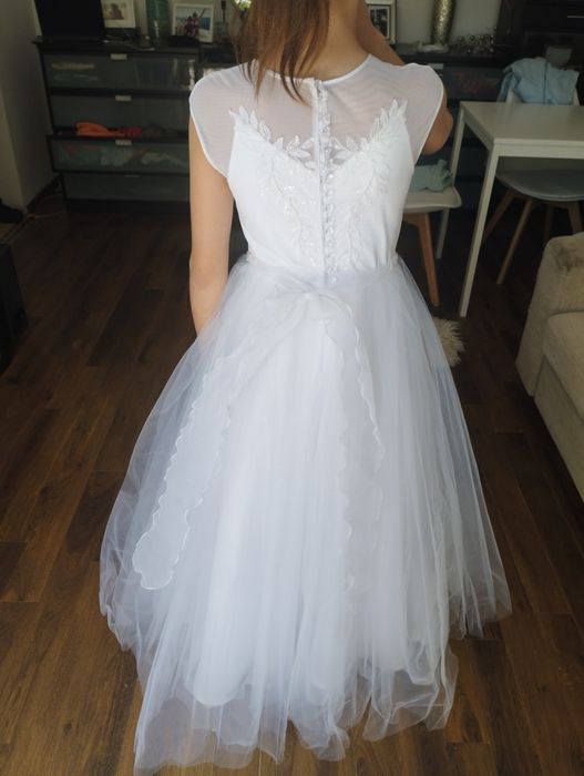 Sukienka komunijna z haftami, tiulem, perełkami +wianek