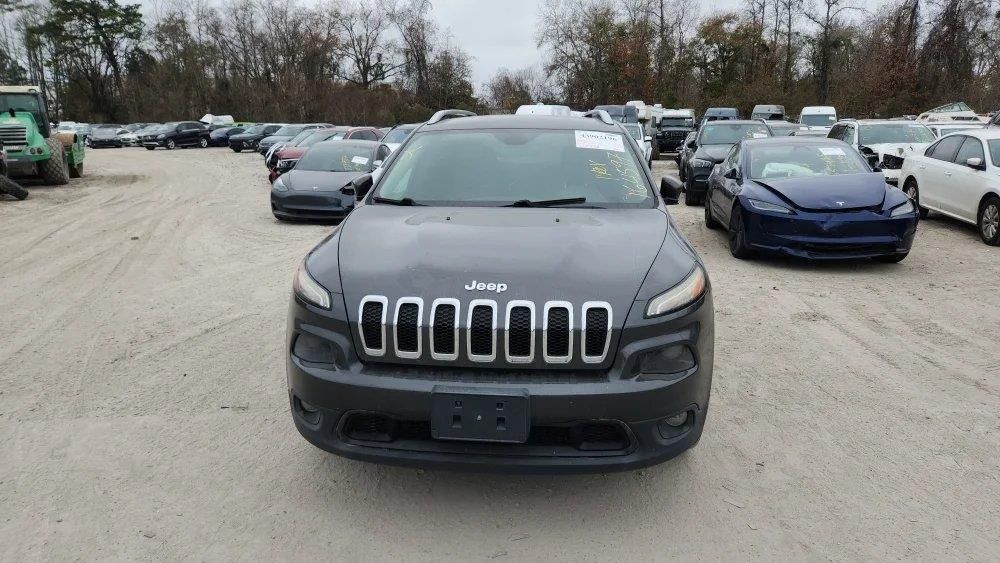 Jeep Cherokee 2016 Latitude 2.4L
