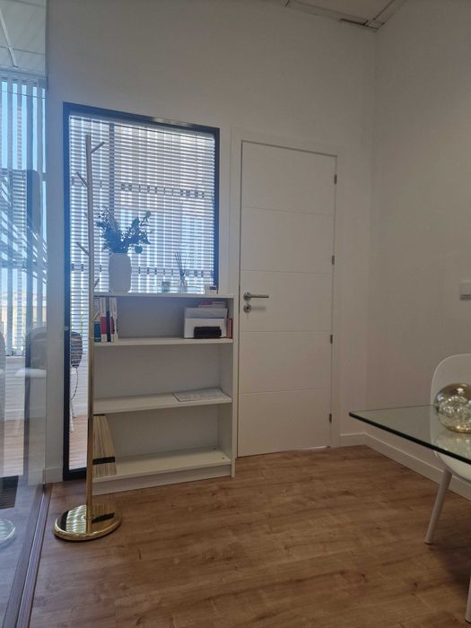 Arrenda-se Sala em loja Santarém