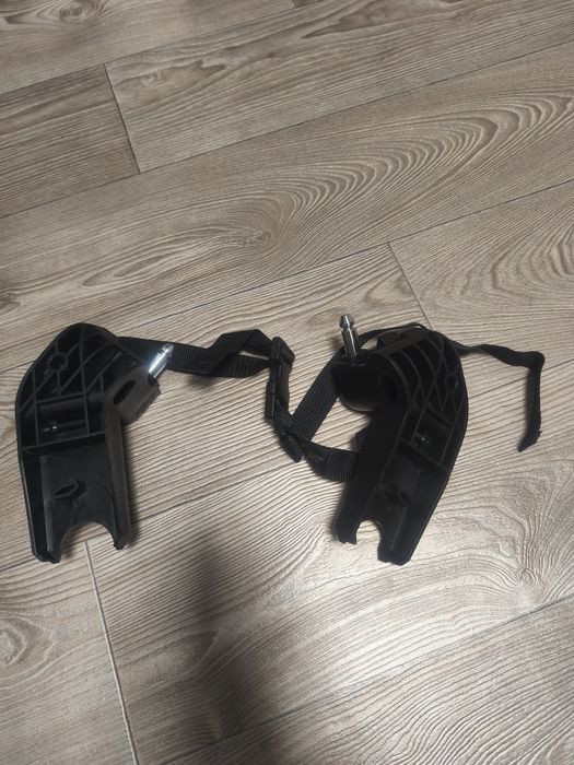 продам комплект адаптерів для колясок і автокрісел Babby  Jogger