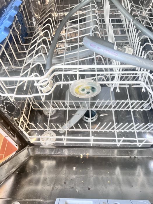 Máquina de lavar loiça Indesit para peças/reparação