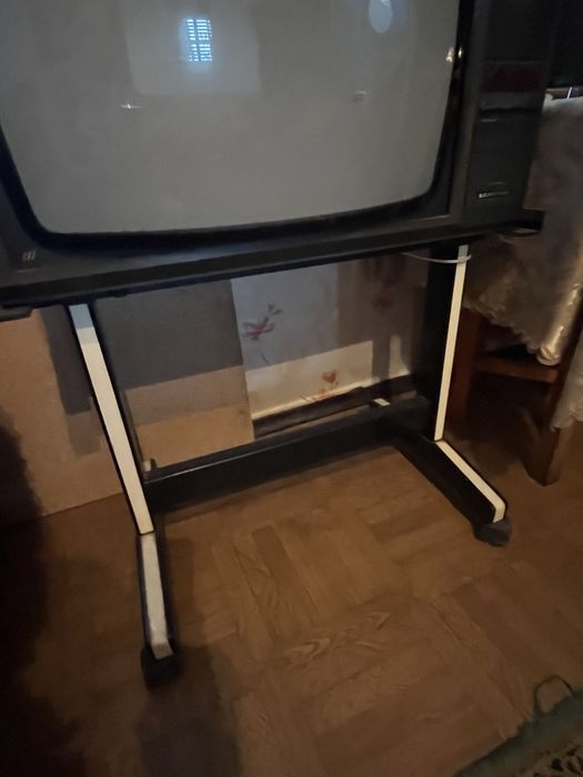 Підставка під телевізор