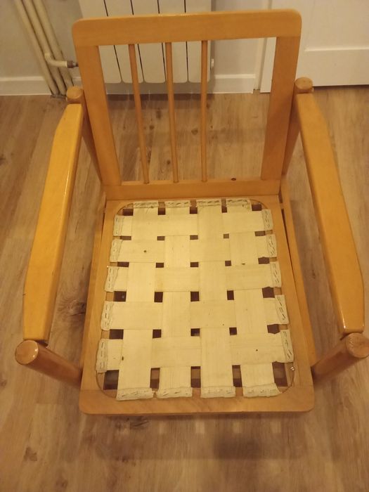 Sprzedam fotel z czasów PRL-u.