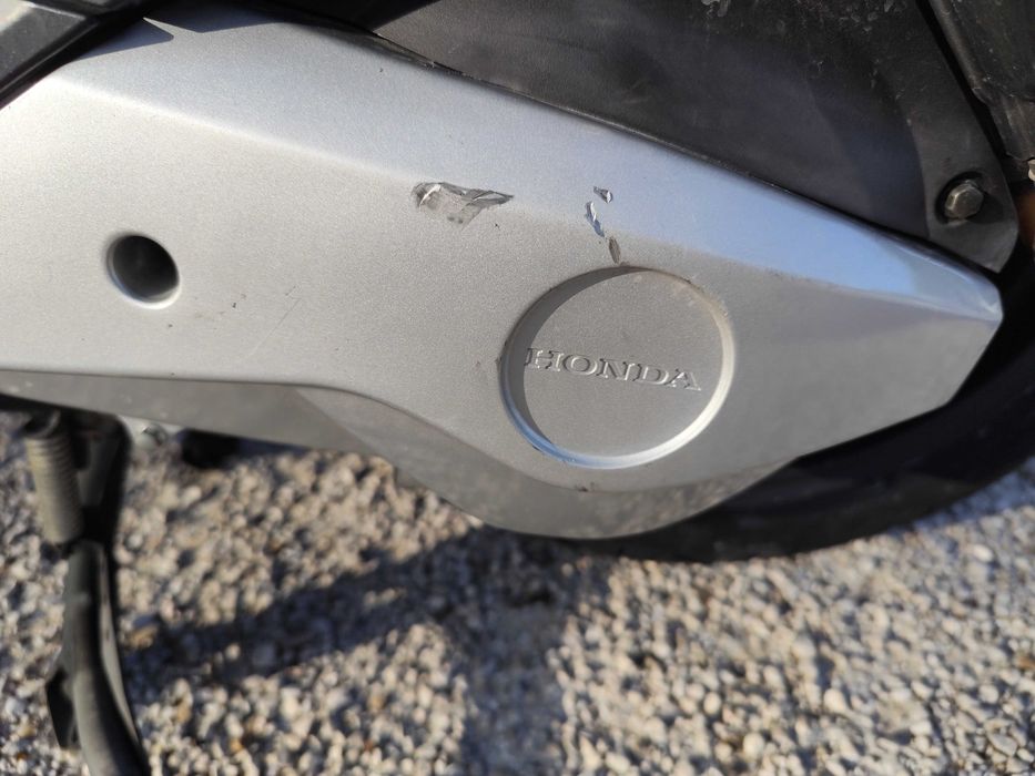 Vendo Honda PCX 125 com Topcase e pneus novos