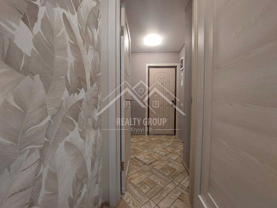 Продаж гарної 3к з ремонтом, меблями та технікою у ЦМ р-ні