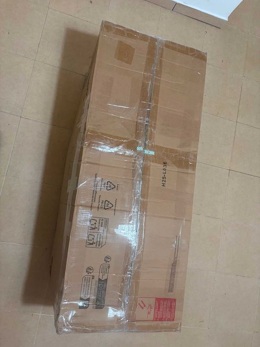 Quadriciclo Elétrico, Mota Elétrica para Criança 3 a 8 anos, 113x74x63 cm NOVO em CAIXA com Garantia até Março de 2029