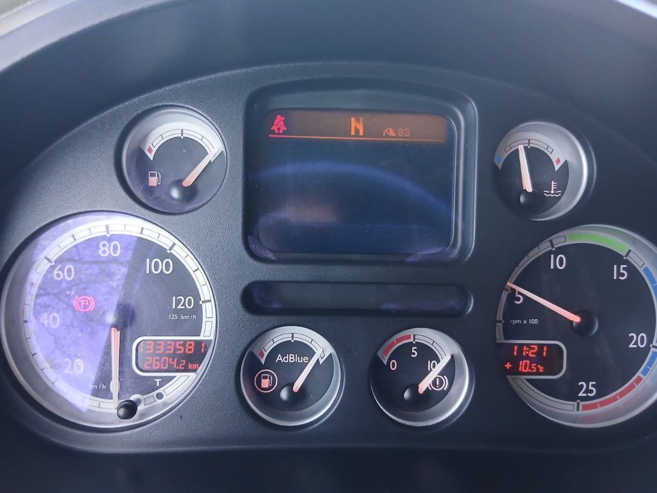 Тягач Daf XF 105.460