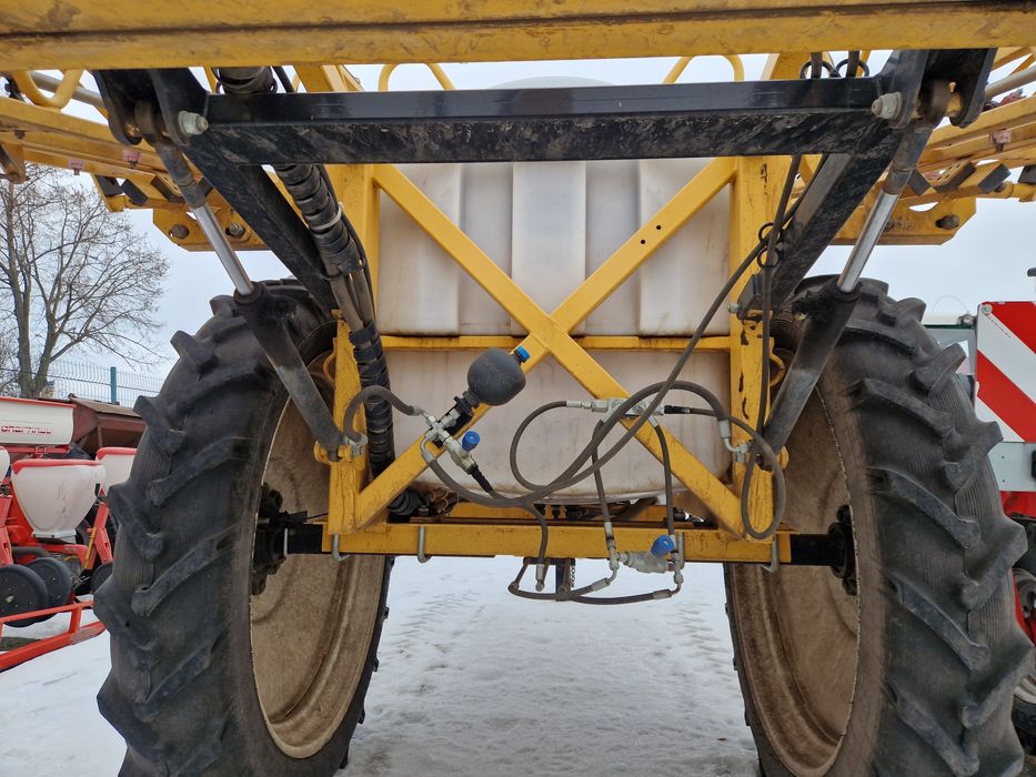 Причіпний  оприскувач "Кронос"