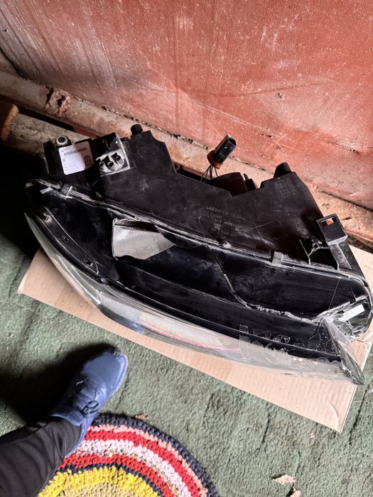 Фара передня права VW Tiguan 5NL941006