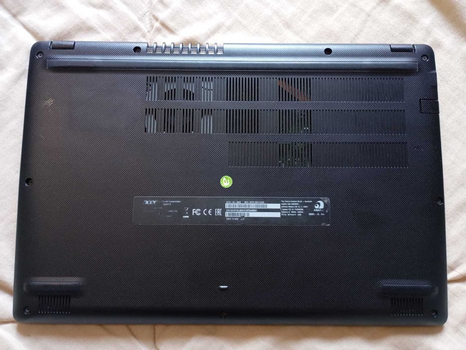 Portátil ASUS Aspire 3