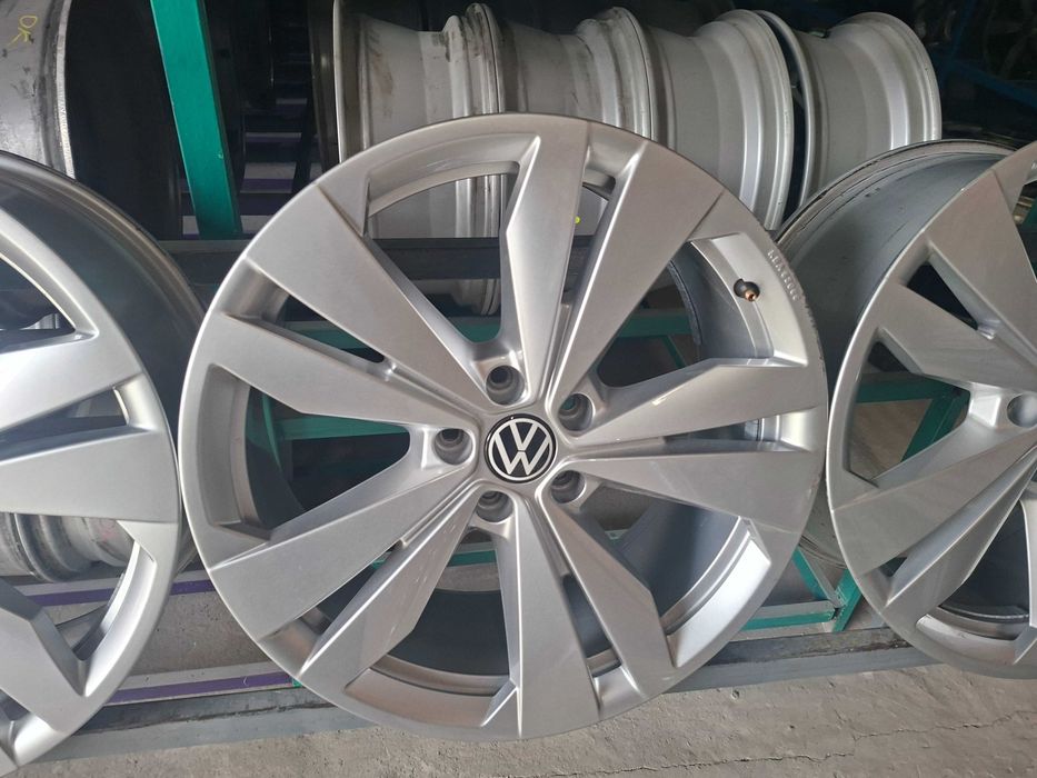 Оригінальні диски Фольцваген ID4 5/112 R19 8J ET45 11A.071.499