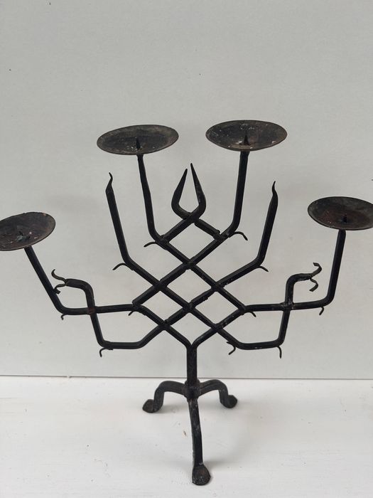 Candelabro em  ferro forjado
