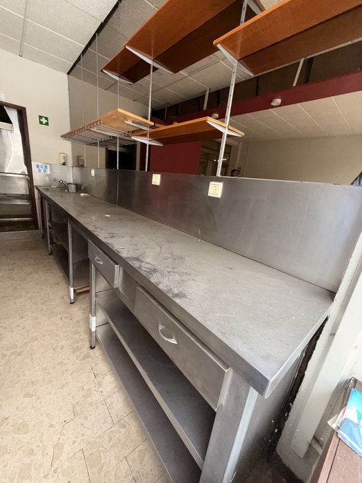 Oportunidade!!! Bancadas e balcões de café usadas