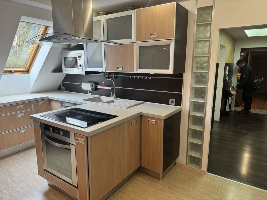 Mieszkanie 3 pokoje 62 m2 Nowowiejska, budynek wielorodzinny