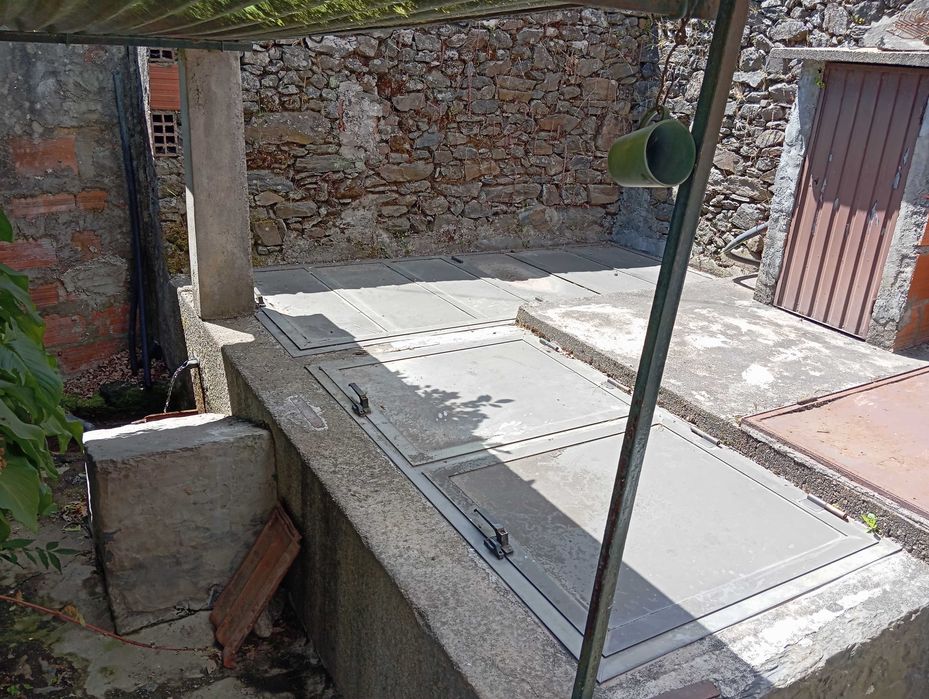 Vende-se Moradia