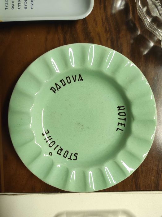 Colecção de cinzeiros de hotel vintage