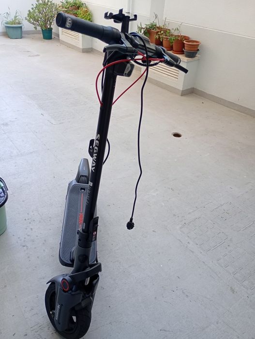 Trotinete Elétrica Segway Ninebot Max G30 – Excelente Estado