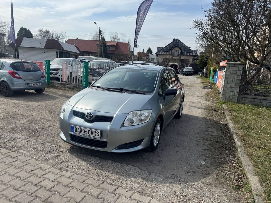 Toyota Auris Auris 1.33 Benzyna**6 biegów*Klimatyzacja*1 właściciel**5drzwi**Piękna