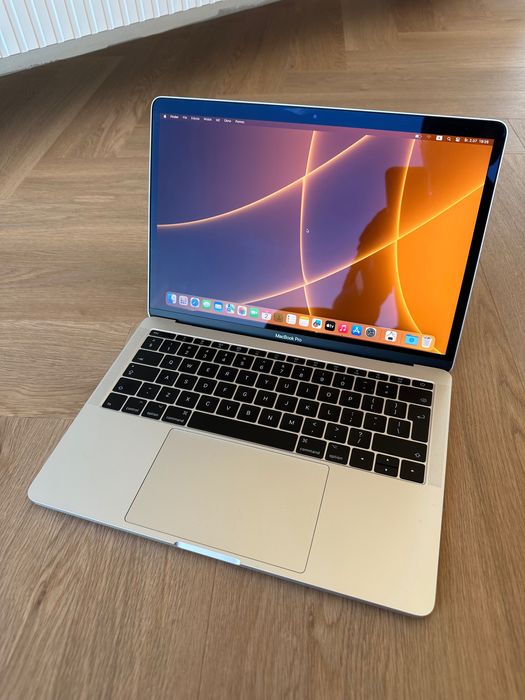 Idealny MacBook Pro 13” 8/256GB SILVER w idealnym stanie!