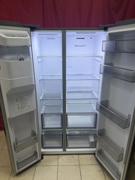 Холодильник Samsung Side-by-Side 640 литров