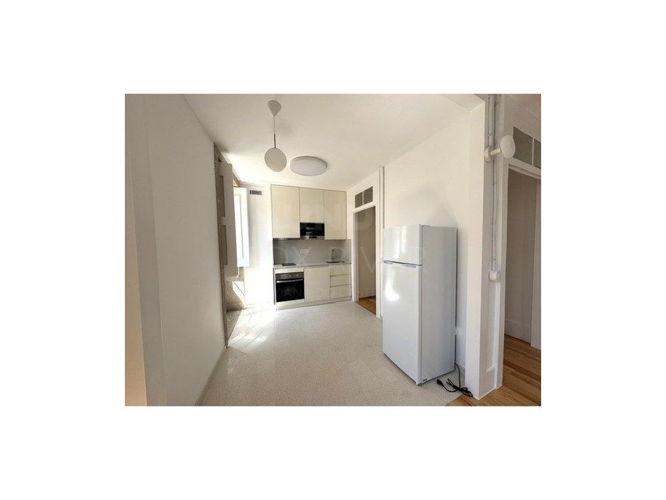 Apartamento T1 renovado para arrendamento em Viana do Castelo