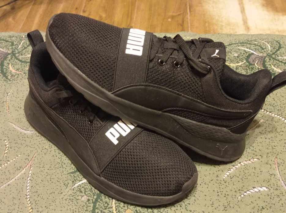 Кроссовки PUMA  (оригинал) фирменные размер-40 стелька- 25,5 см.