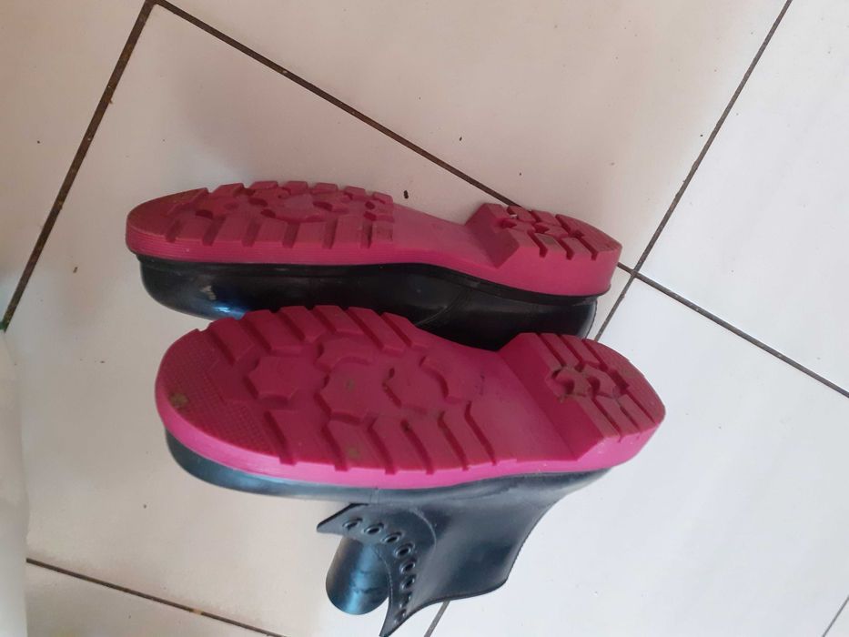 Sprzedam lub zamienię gumowe buty rozmiar 38