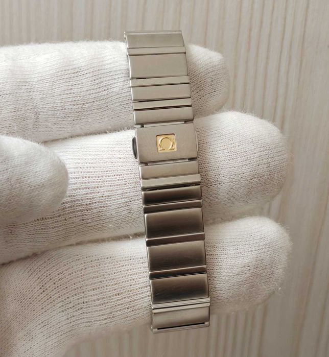 Жіночий годинник Omega Constellation Quadrella 1586.79.00 Diamond Swis