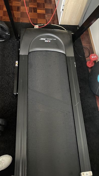 passadeira de corrida elétrica da marca Newfit, modelo X Zero,