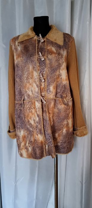 Sweter/kurtka/sztuczne futerko przejściowa z dzianinowymi rękawami, Ca