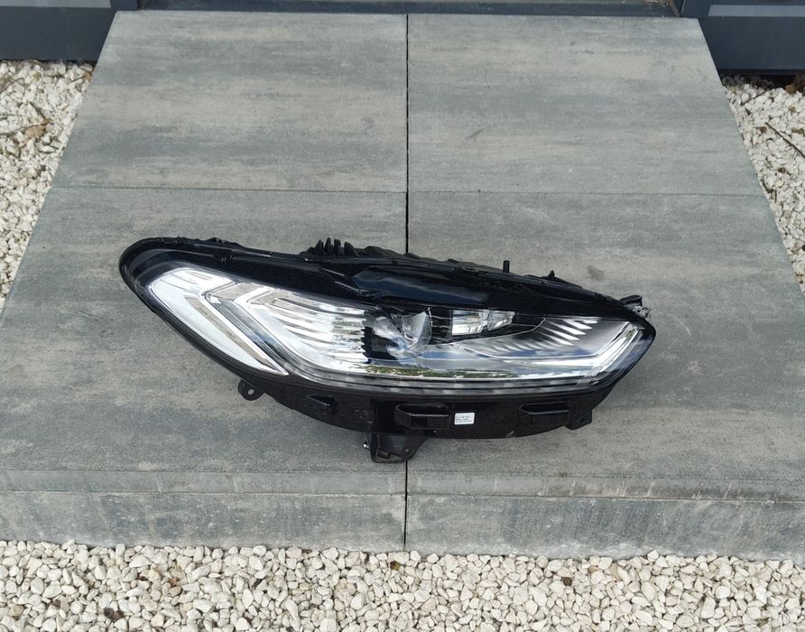 Ford Mondeo MK5 lampa prawy przód Full LED