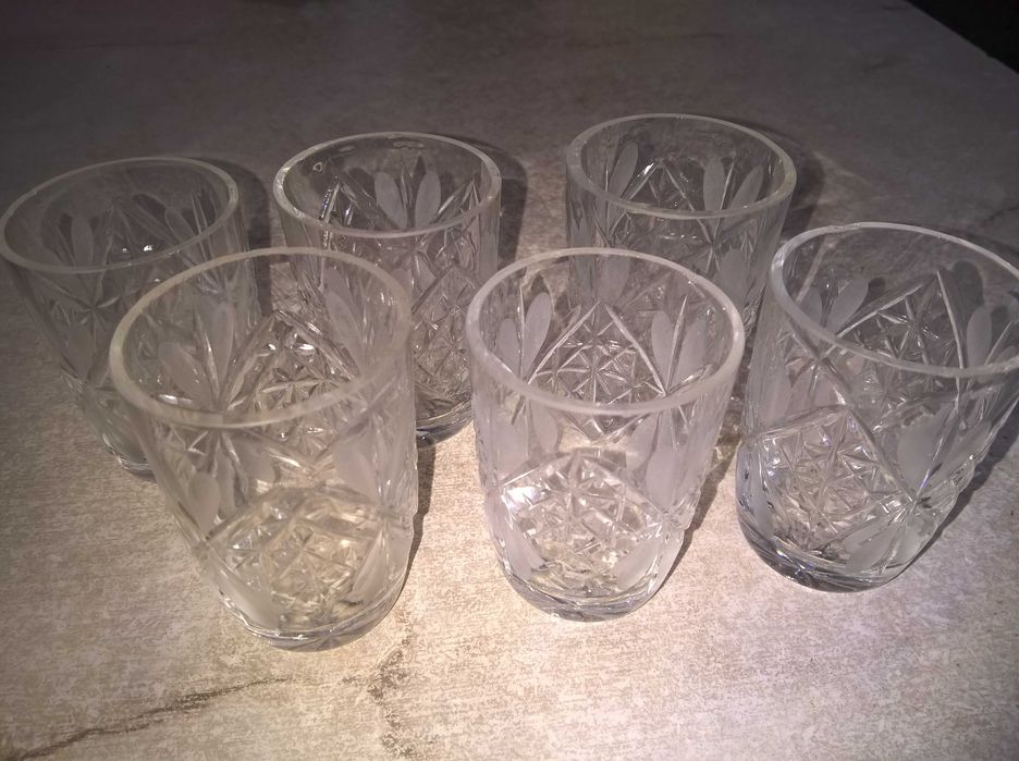 Рюмки хрустальні різні