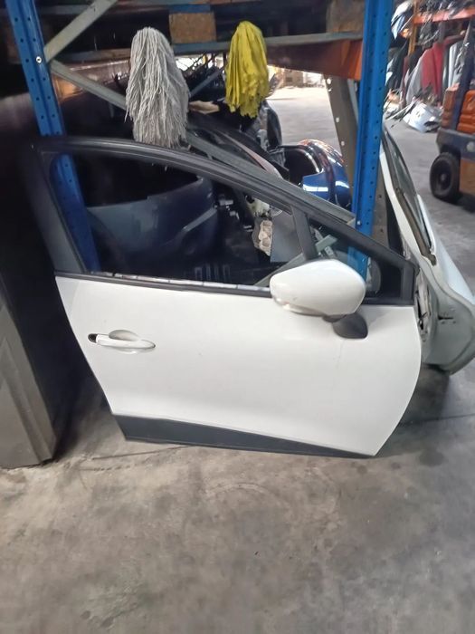 Porta frente direita Renault Clio IV
