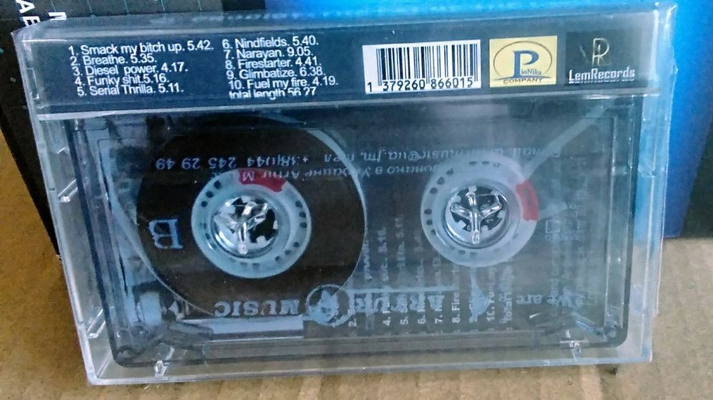 Аудиокассеты Depeche Mode,Queen,Iron Maiden,Sandra,Chris Rea,Prodigy