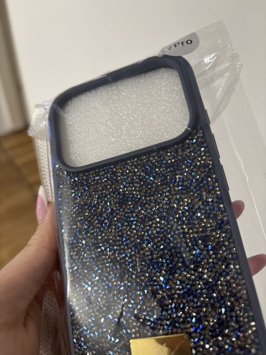 etui swarovski granatowe na iphone 17 pro