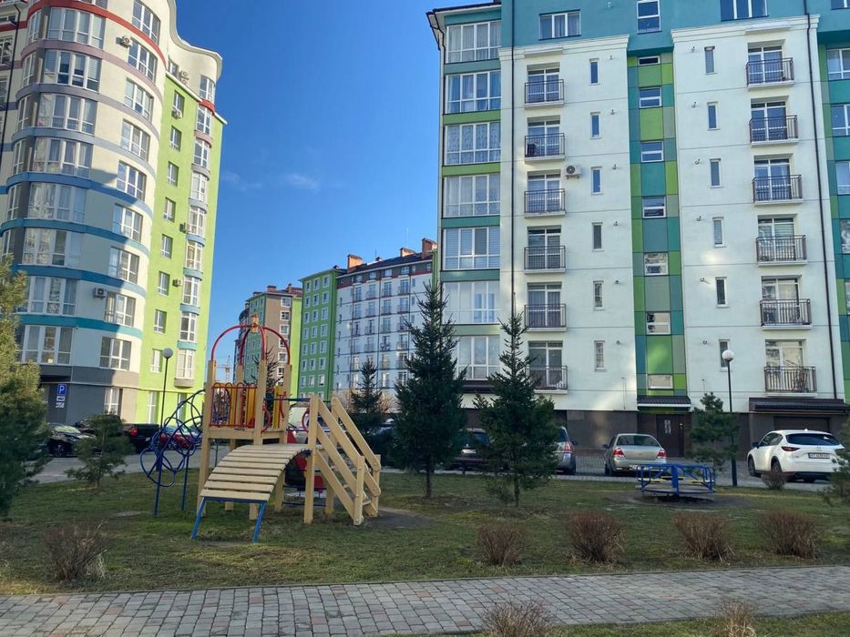 Калинова слобода-2,містечко закритого типу,сучасна квартира.