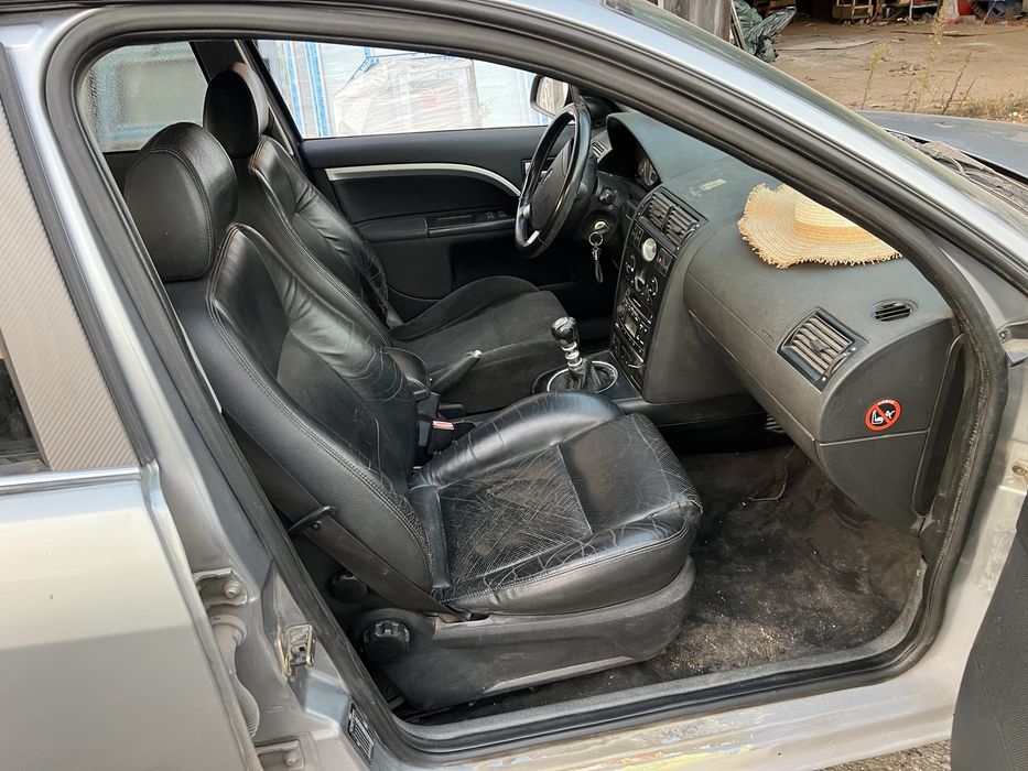 Ford mondeo  3 2.5 v6. 1800 на віддачу)