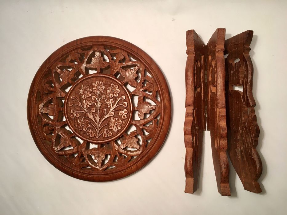 ARTESANATO INDIANO - séc. XX - mesa de apoio desmontável 24x22,5 cm/s