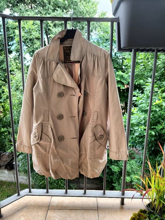 Dziewczęcy beżowy płaszczyk