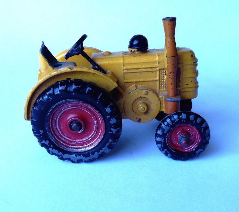 Tractor Marschal e Disc Harrow da Dinky Toys. Ver descrição