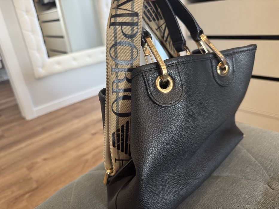 Mala preta Emporio Armani